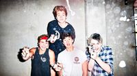 5 Seconds of Summer、来日中止 アシュトンアーウィンが盲腸で入院・手術 - NAVER まとめ