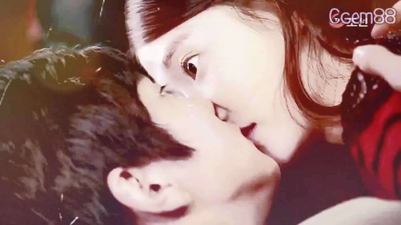 Accidental Kisses in Asian Dramas & Movies - YouTube