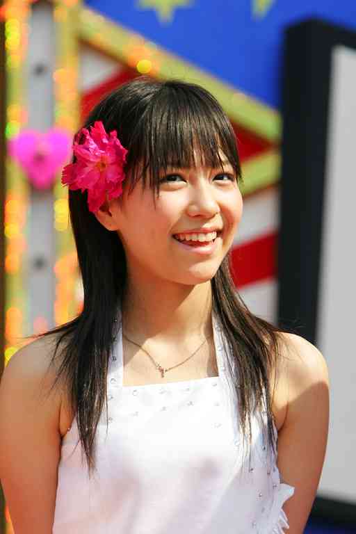 芸能人の幼少期を載せていくトピック