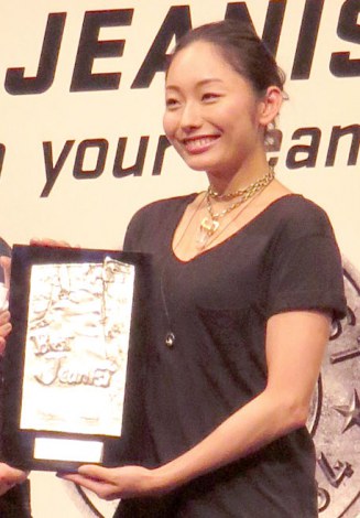 安藤美姫、『ベストジーニスト賞』入賞に「謎すぎる」の声！不可解な人選の裏事情とは？
