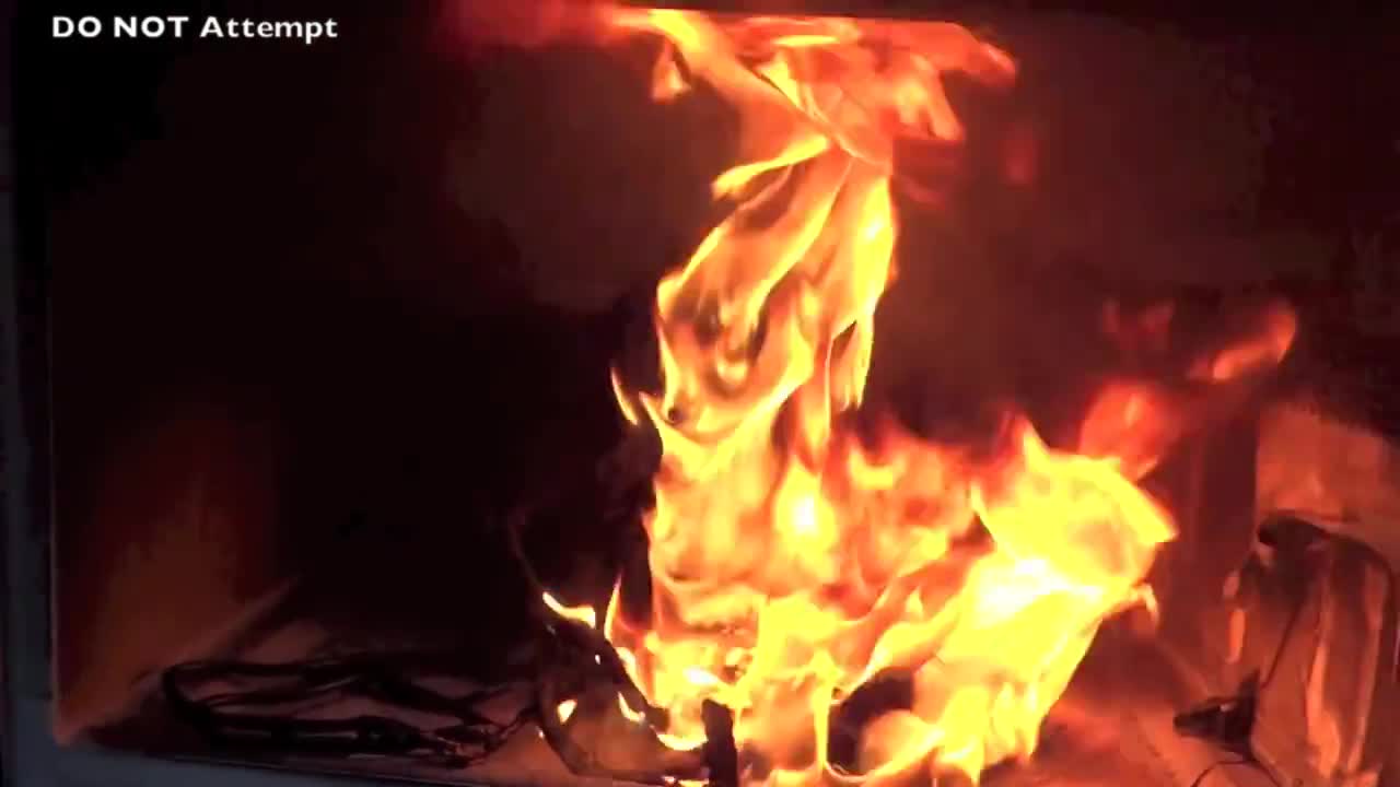 洗濯機が突如爆発！炎上したと海外で話題に