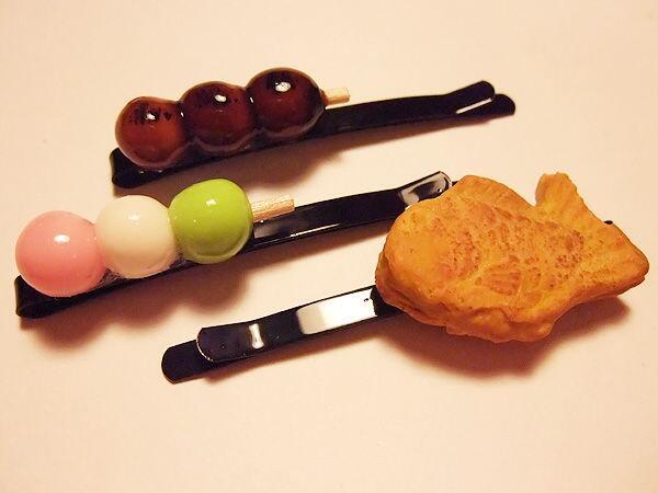 【フェイクフード】納豆ピン、カレーボールペン、柿の種キーホルダーで食いしん坊アピール