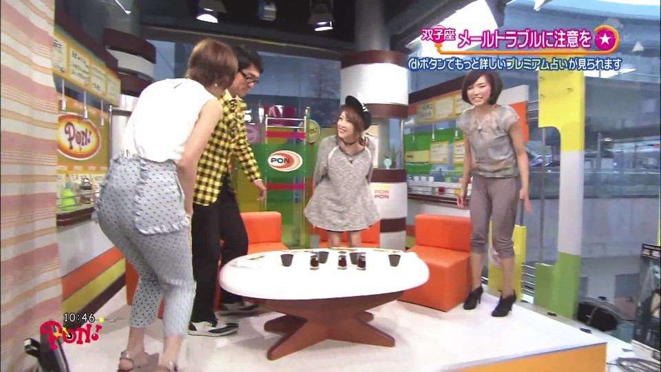 【放送事故】日テレ「PON!」生中継にハットにグラサン姿の不審者が映りこむ