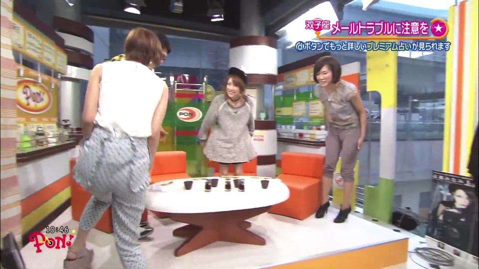 【放送事故】日テレ「PON!」生中継にハットにグラサン姿の不審者が映りこむ