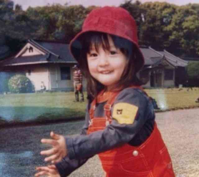 芸能人の幼少期を載せていくトピック