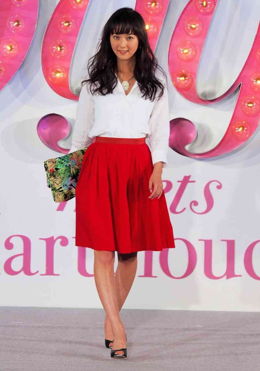 ダレノガレ明美と小森純がトークで火花「全然、下に見てるかも」「そんなにかわいくない」