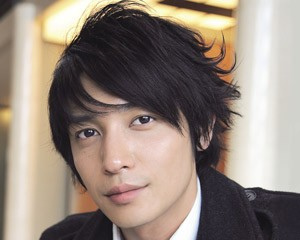 黒髪が似合う芸能人の画像を集めるトピ