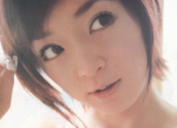 浜崎あゆみ、イメチェンヘアが好評　ざっくり胸元にも視線集中「拝みたくなる美しさ」