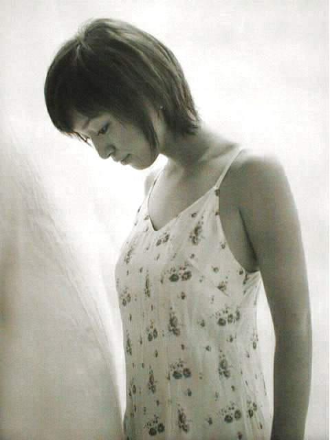 浜崎あゆみ、イメチェンヘアが好評　ざっくり胸元にも視線集中「拝みたくなる美しさ」