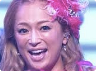 浜崎あゆみ、セクシーなボンデージタイツで圧巻！可憐さに会場からため息…「a-nation」シンガポール会場