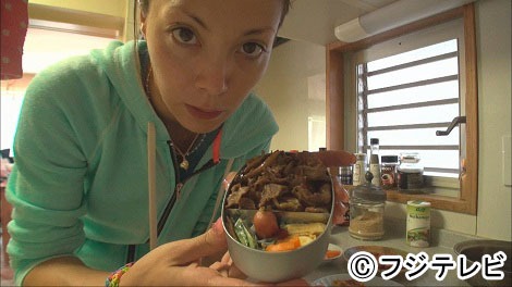 土屋アンナが10年間にわたる母との確執を氷解。パンク風に豹変した真相も明かす。