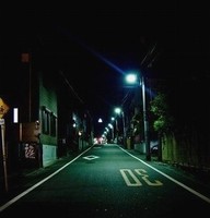 迷子に「どうしたの」と声かけるべきか　「不審者」扱い怖く、「110番」した実例巡り議論