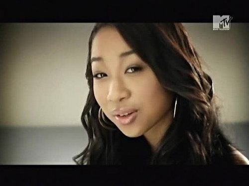 May J.に整形疑惑が浮上、数年前まで青山テルマ似だった?