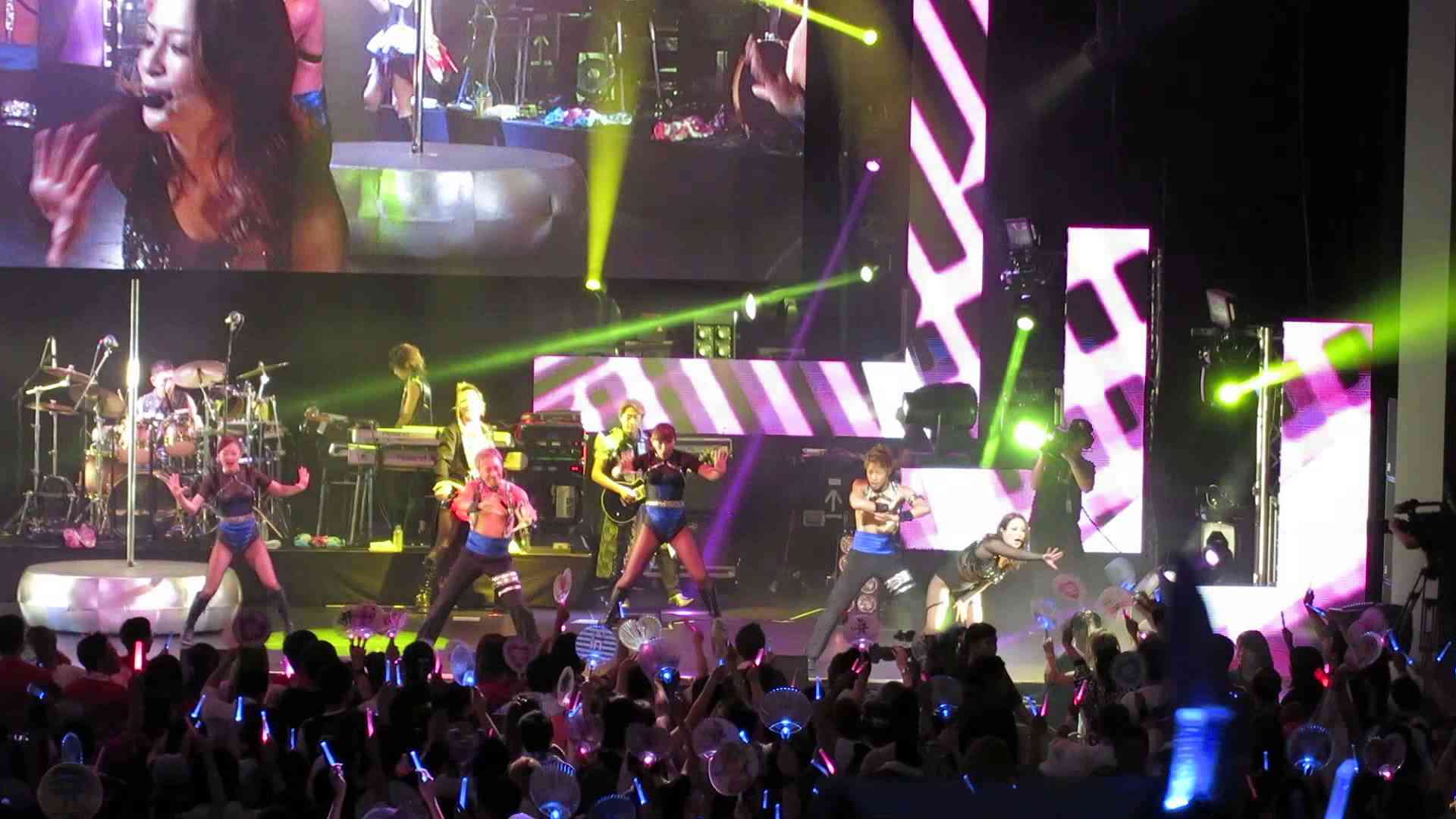 AYUMI HAMASAKI - STEP YOU at A-Nation Singapore 2014 - YouTube