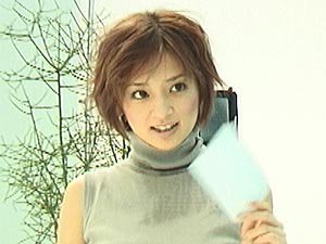 浜崎あゆみ、イメチェンヘアが好評　ざっくり胸元にも視線集中「拝みたくなる美しさ」