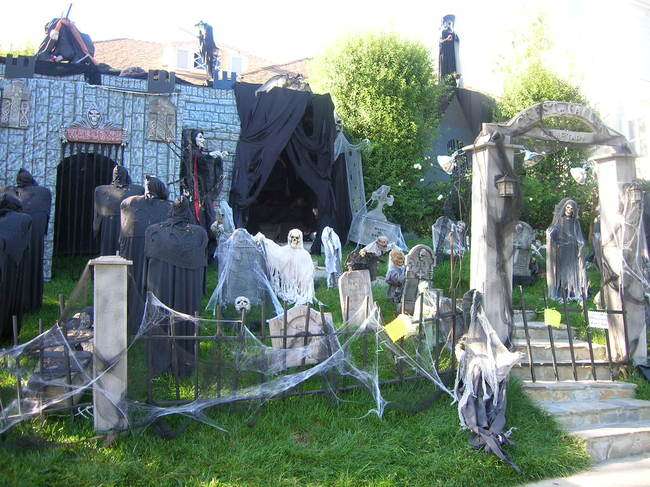 【閲覧注意】ハロウィン仕様の京阪特急が怖いｗｗ