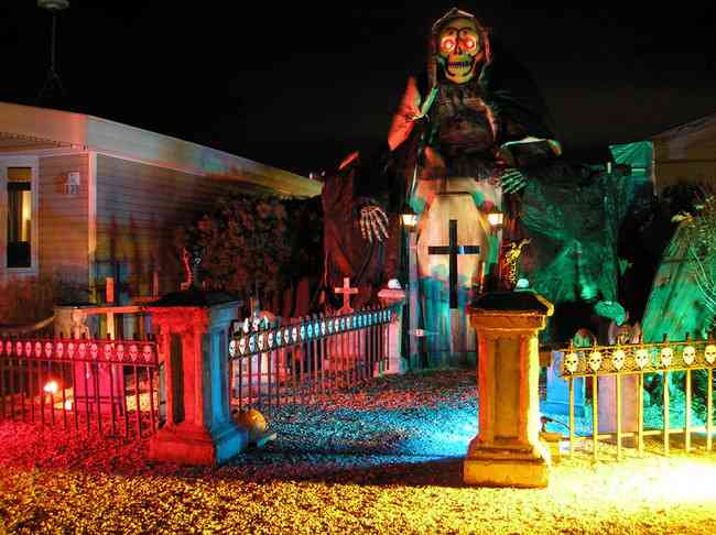 【閲覧注意】ハロウィン仕様の京阪特急が怖いｗｗ
