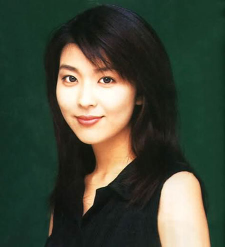 May J.に整形疑惑が浮上、数年前まで青山テルマ似だった?