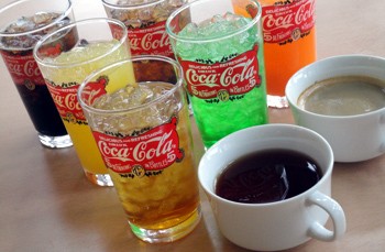 ファミレスのドリンクバー、何杯飲むと元が取れる？