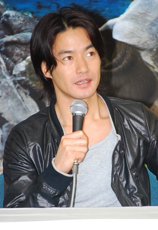竹野内豊、“女子会”が苦手「会話についていけない」