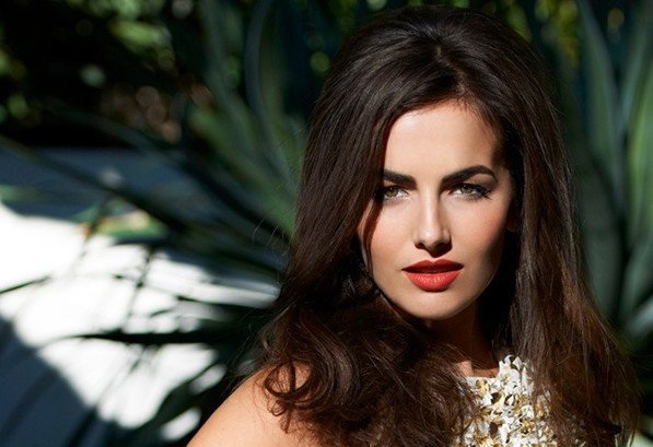 正統派の美人女優。
