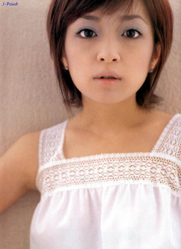 浜崎あゆみ、イメチェンヘアが好評　ざっくり胸元にも視線集中「拝みたくなる美しさ」