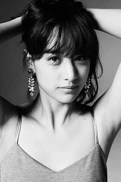 黒髪が似合う芸能人の画像を集めるトピ