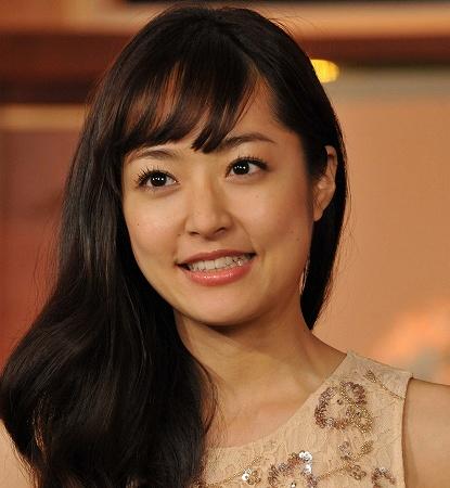 黒髪が似合う芸能人の画像を集めるトピ