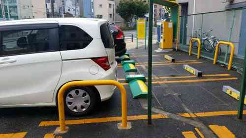 無人コインパーキングの駐め方で議論になる「無賃駐車じゃないのか」「知らない人いるの？」