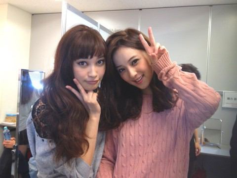 佐々木希&大政絢、ディズニーシーでハロウィンな一夜を満喫