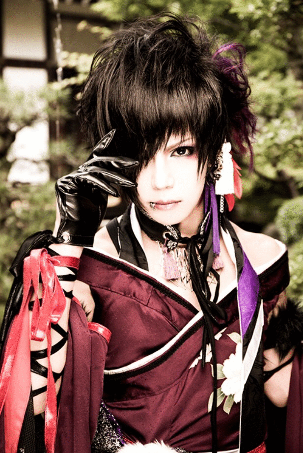 黒髪が似合う芸能人の画像を集めるトピ