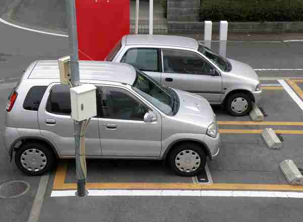無人コインパーキングの駐め方で議論になる「無賃駐車じゃないのか」「知らない人いるの？」