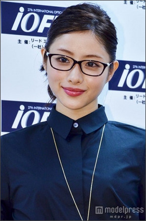 石原さとみ、AKB48、道端アンジェリカらが受賞 「第27回 日本メガネベストドレッサー賞」