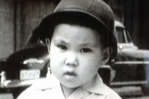 芸能人の幼少期を載せていくトピック