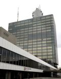 受信料値上げを発表したNHK 新社屋の建設を発表 建設費3000億円でテレ朝社屋の6倍、スカイツリーの5倍｜えび速