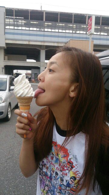 歌手・華原朋美が「入浴写真」を公開「メンタルを癒したい時にはここの温泉」