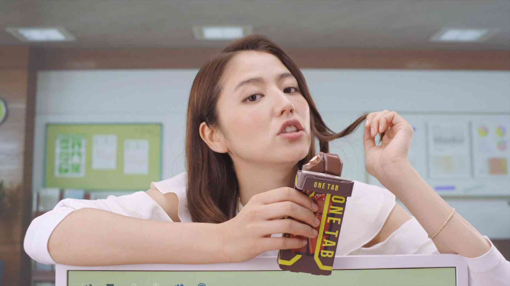 【長澤まさみ出演】ロッテ　ONE TAB（ワンタブ） ぎっちぎち動画　アンニュイな「ぎっちぎち」 - YouTube