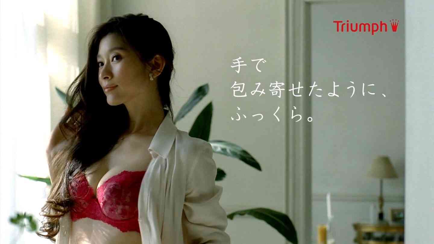 女子目線で「理想のバスト」を持つ女性芸能人トップ10