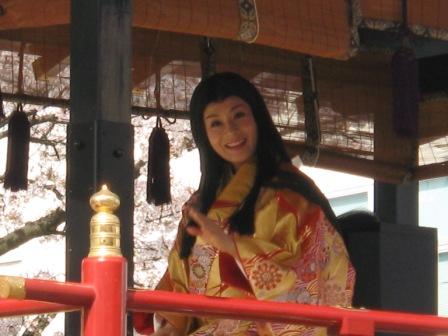 水原希子の鼻ピアスに大反響