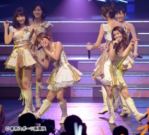 AKB48大島優子と秋元才加、「楽屋で全裸」だとバラされる