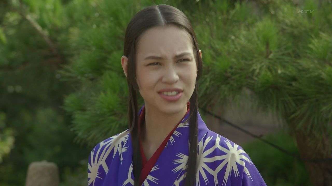 水原希子の鼻ピアスに大反響