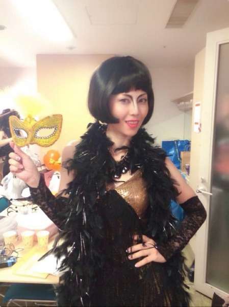 MAX・NANA　椿鬼奴なりきり写真を公開する