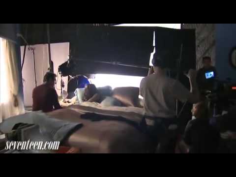 ゴシップガールの舞台裏を見学レイトンミースター字幕付き - YouTube