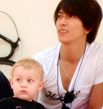 【山下智久 ベビーシッターin L.A】優しいパパぶりとカルムくんの可愛さに胸キュンする女子多数