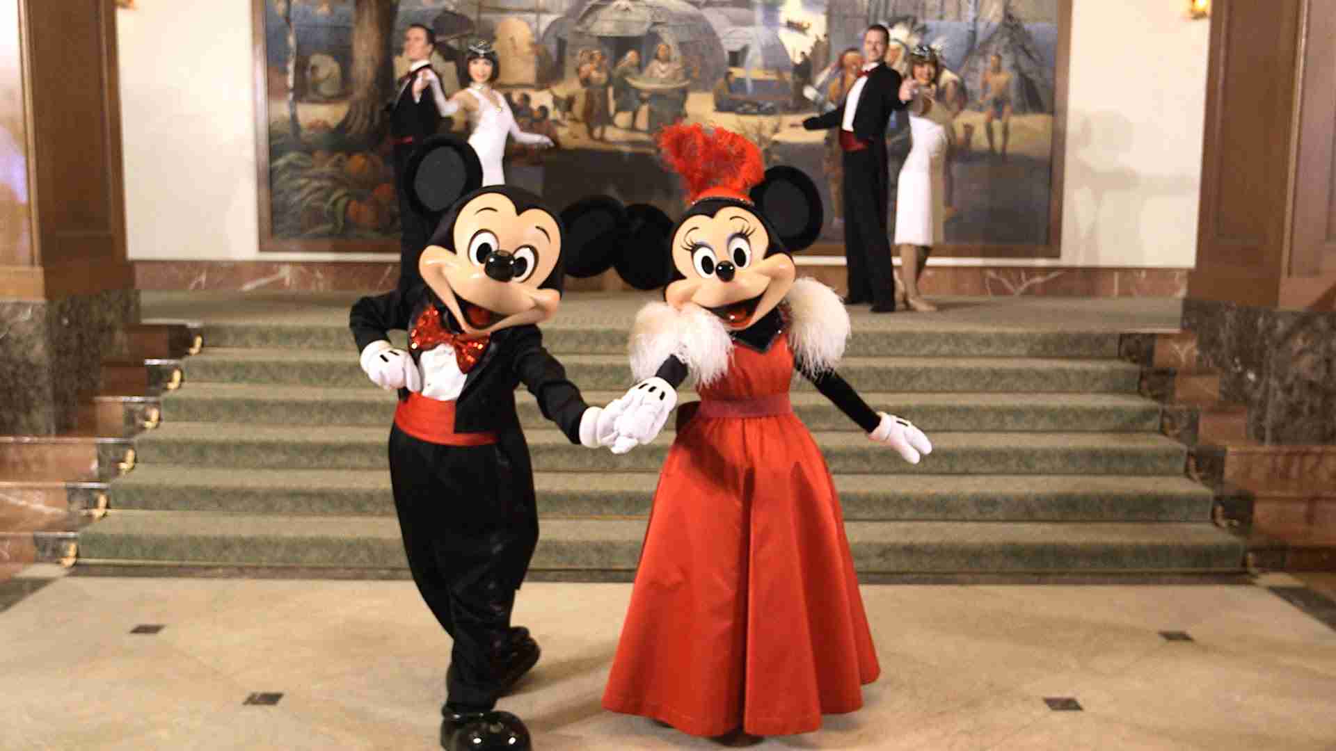 “Happy Holidays!”ディズニーの仲間たちからクリスマスプレゼントが届いたよ！ - YouTube