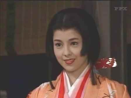 水原希子の鼻ピアスに大反響
