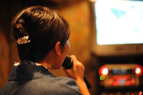 男がドン引きする「おひとりさま女子」のNG行動！ 「ひとり居酒屋」「ひとり焼肉」