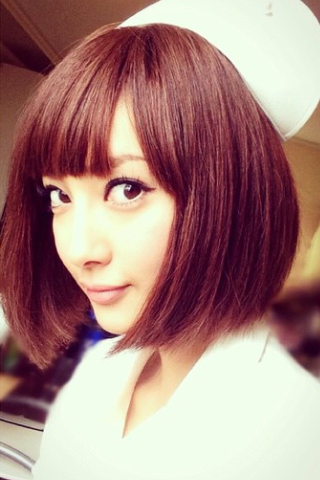 菜々緒、ショートボブで大幅イメチェン　堀北真希主演ドラマで純白ナースに