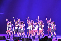 AKB48の運営会社などに、握手券に付属する握手に関する債務の履行などを求めて提訴した事件、「原告との握手を拒否すべきであると考えることにも相当の理由がある」との判決 - Sakura Financial News | 9999 - 
