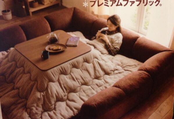 着るこたつカバー「kotatsu parka」が発売 快適すぎて脱出不可?